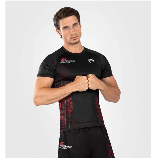 T-shirt UFC homme : été sportif et respirant