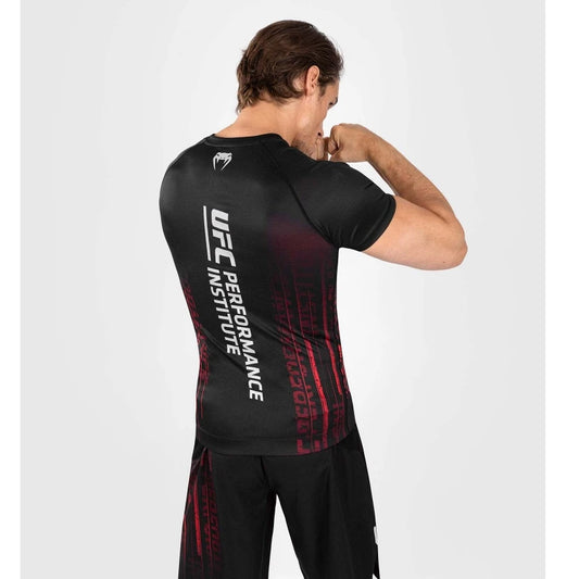 T-shirt UFC homme : été sportif et respirant